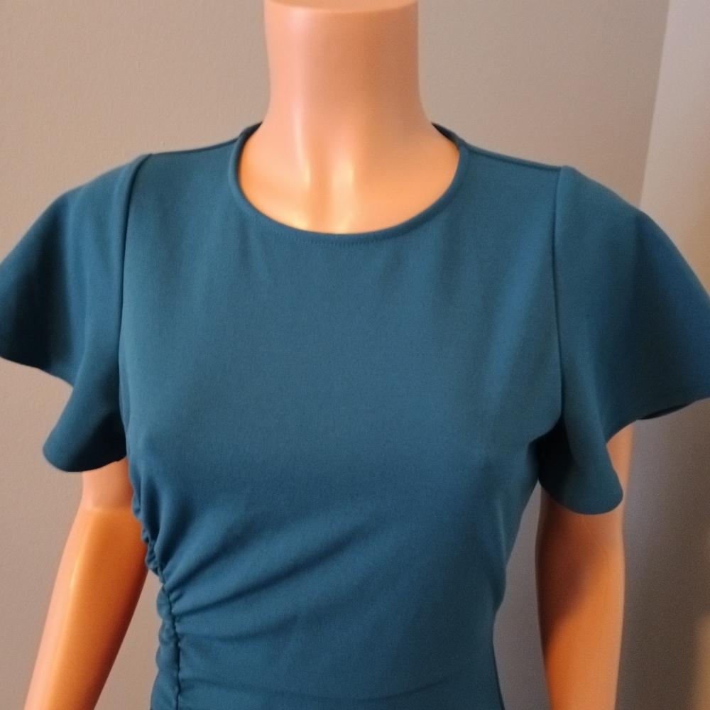 Dress - Picture 9 of 10